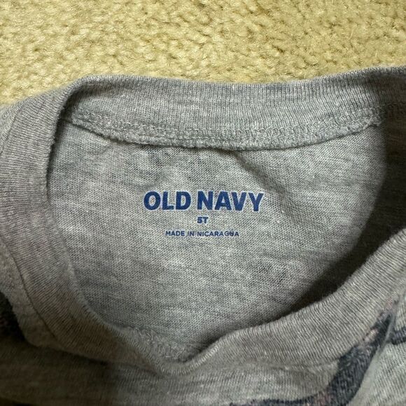 Toddler Boys Old Navy Dino Tee 5T - Picture 2 of 3